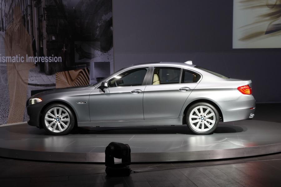  BMW 5-Series 2010 года  (фото 7 из 117)